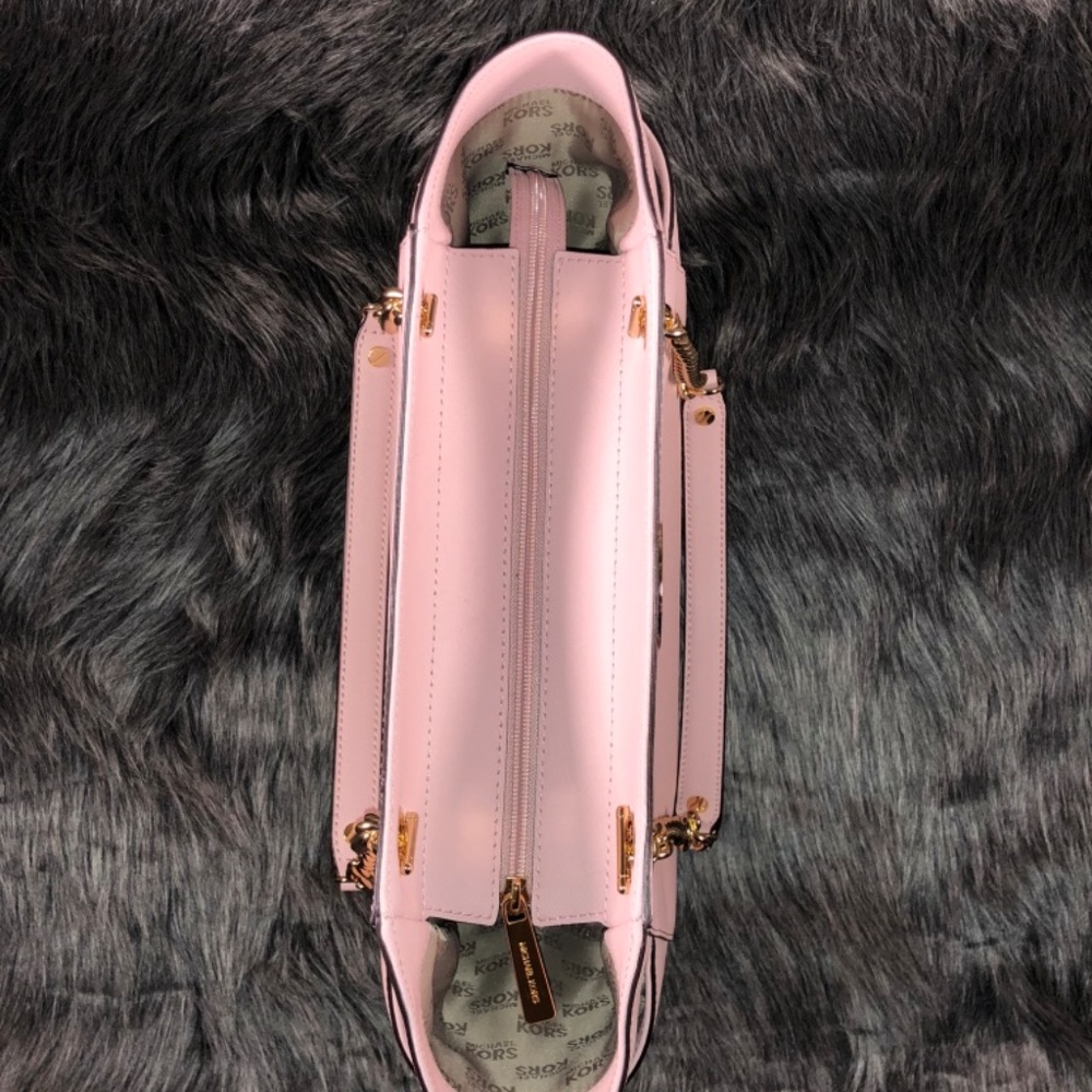 Michael Kors Jet Set Travel Chain Shoulder Tote - Picture 5 of 6